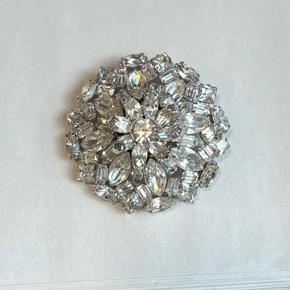Vintage JOSEPH WARNER Signed Dome Clear Rhinestone 1960s Brooch - Picture 3 of 12